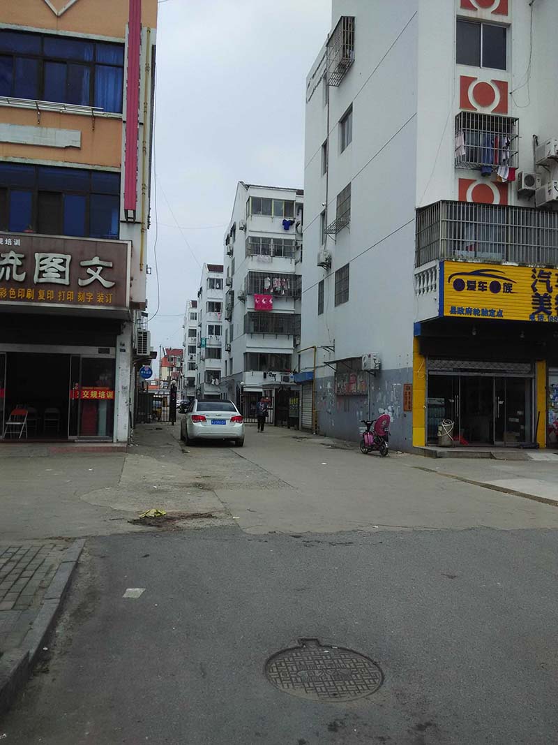 向阳路农民公寓多层2/6层100+6平中装12000元/年