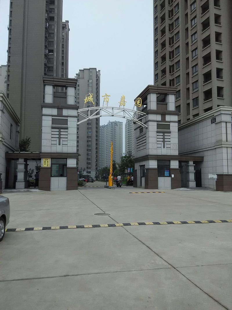 城市嘉园24//24层70+地下6平毛坯4000元/平方米
