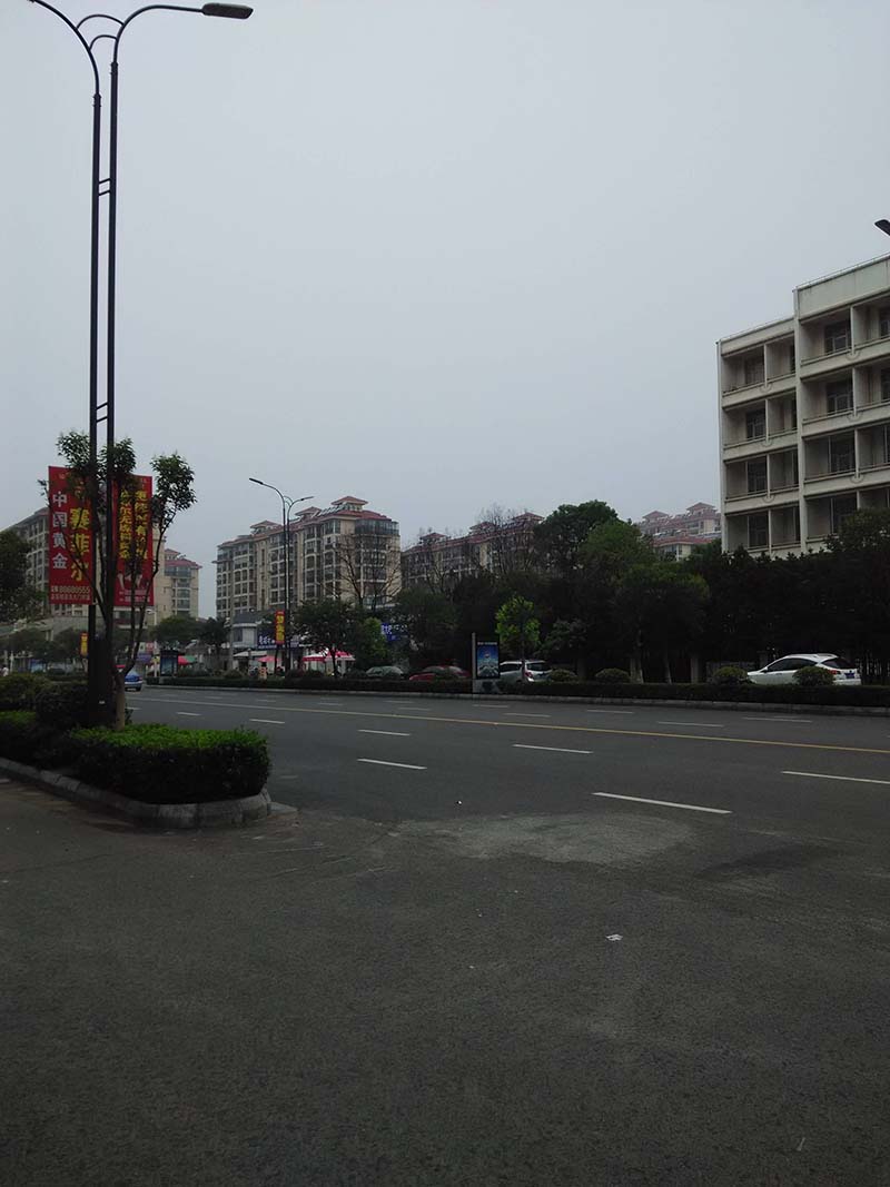 水上二村单门独院160平普装8000元/年