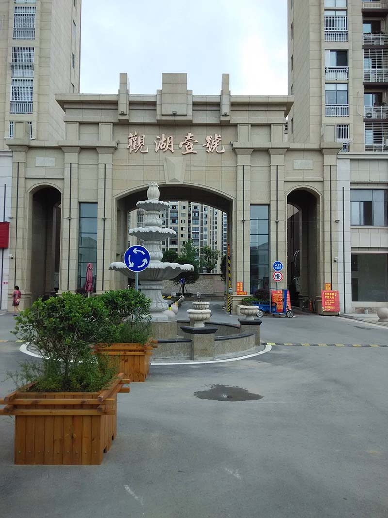 龙湖别墅1-3层242平毛坯108万