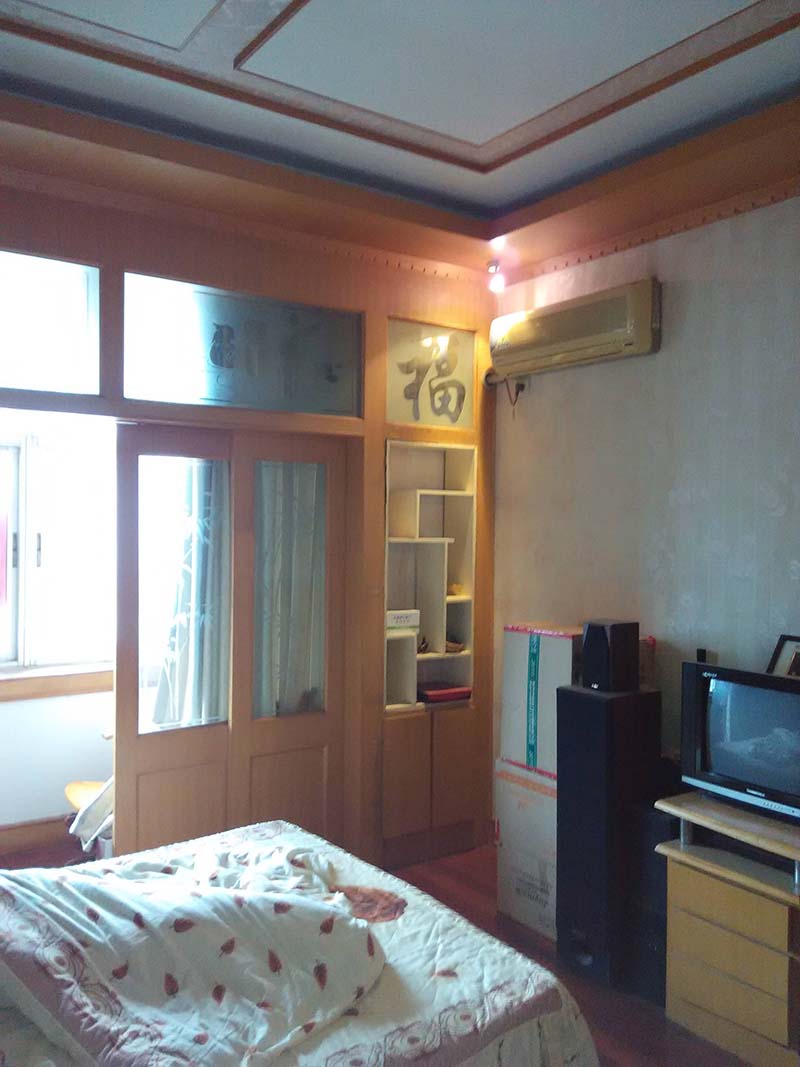 新扬路铺连住1-3/3层225.6平普装88万