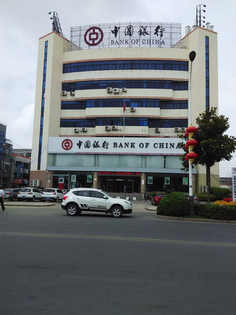 冠华三巷上下100平普装10000元/年