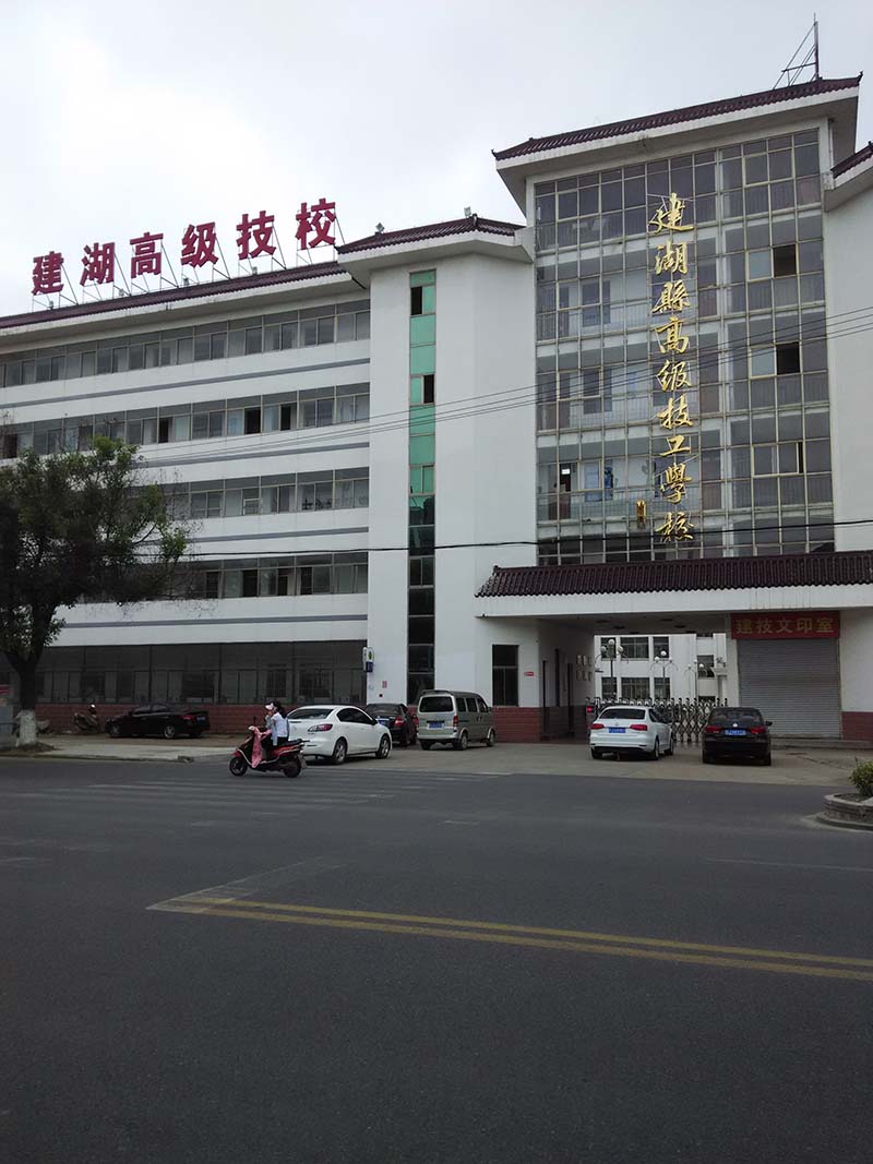 冠华路口河菜场ー上三180平简装30万