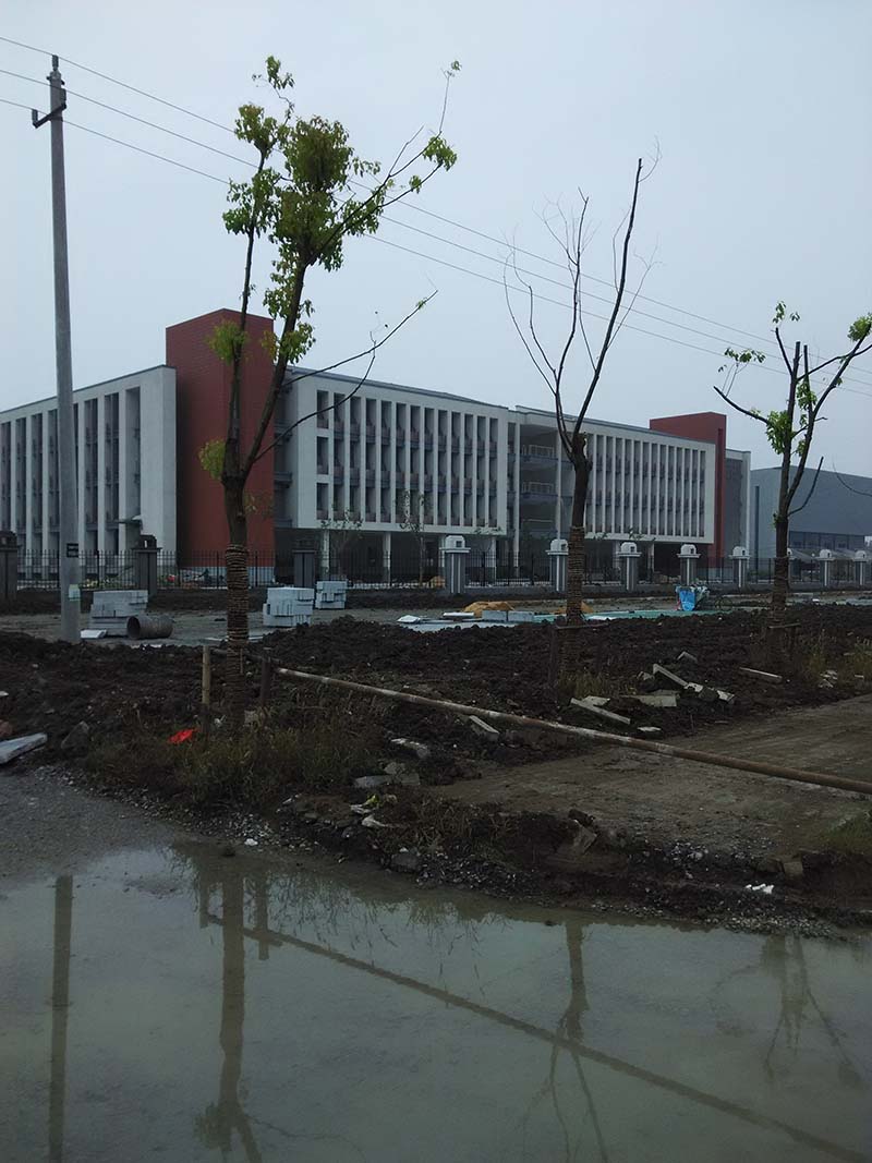 学生公寓6/6层66+4平中装20w