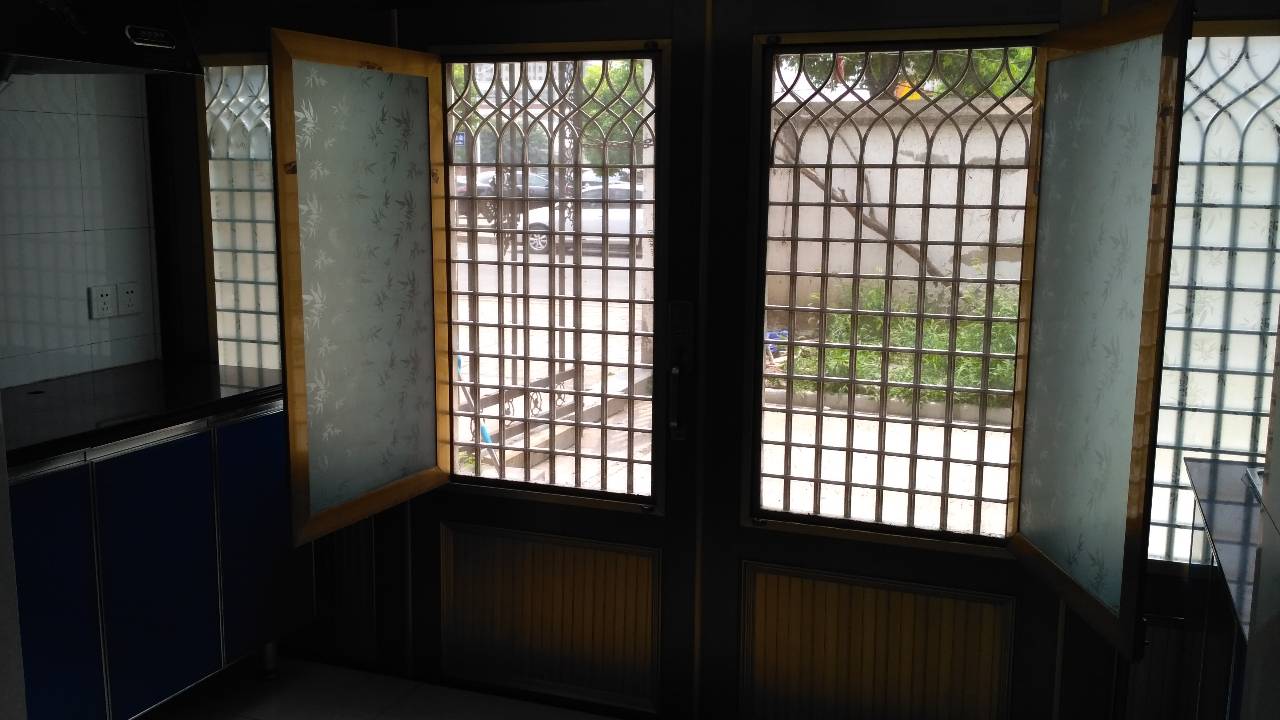 近建湖县实验小学西校区裕丰花园宜居大车库