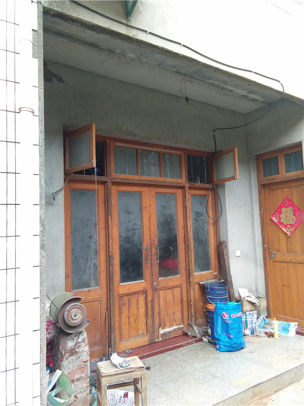 建港东西南侧2上2下212平毛坯50万