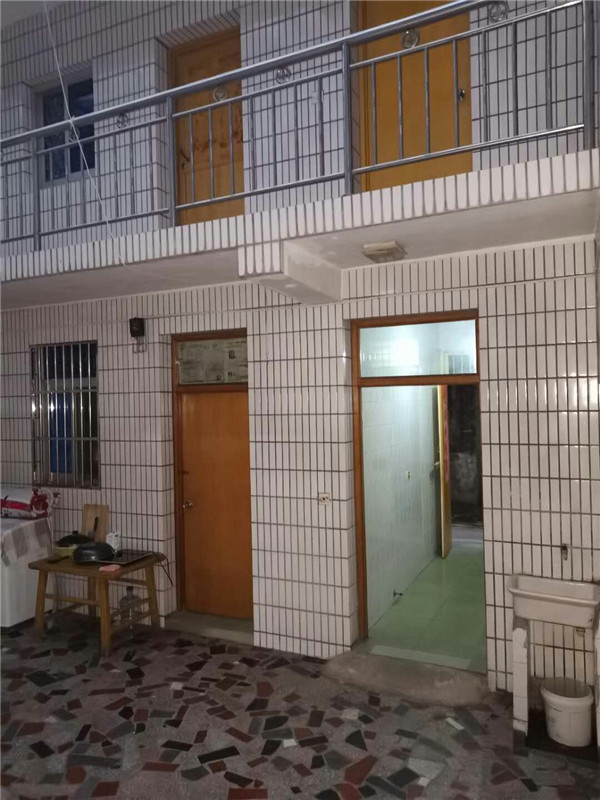 冠华三巷二上二下前后楼220平普装58.8万