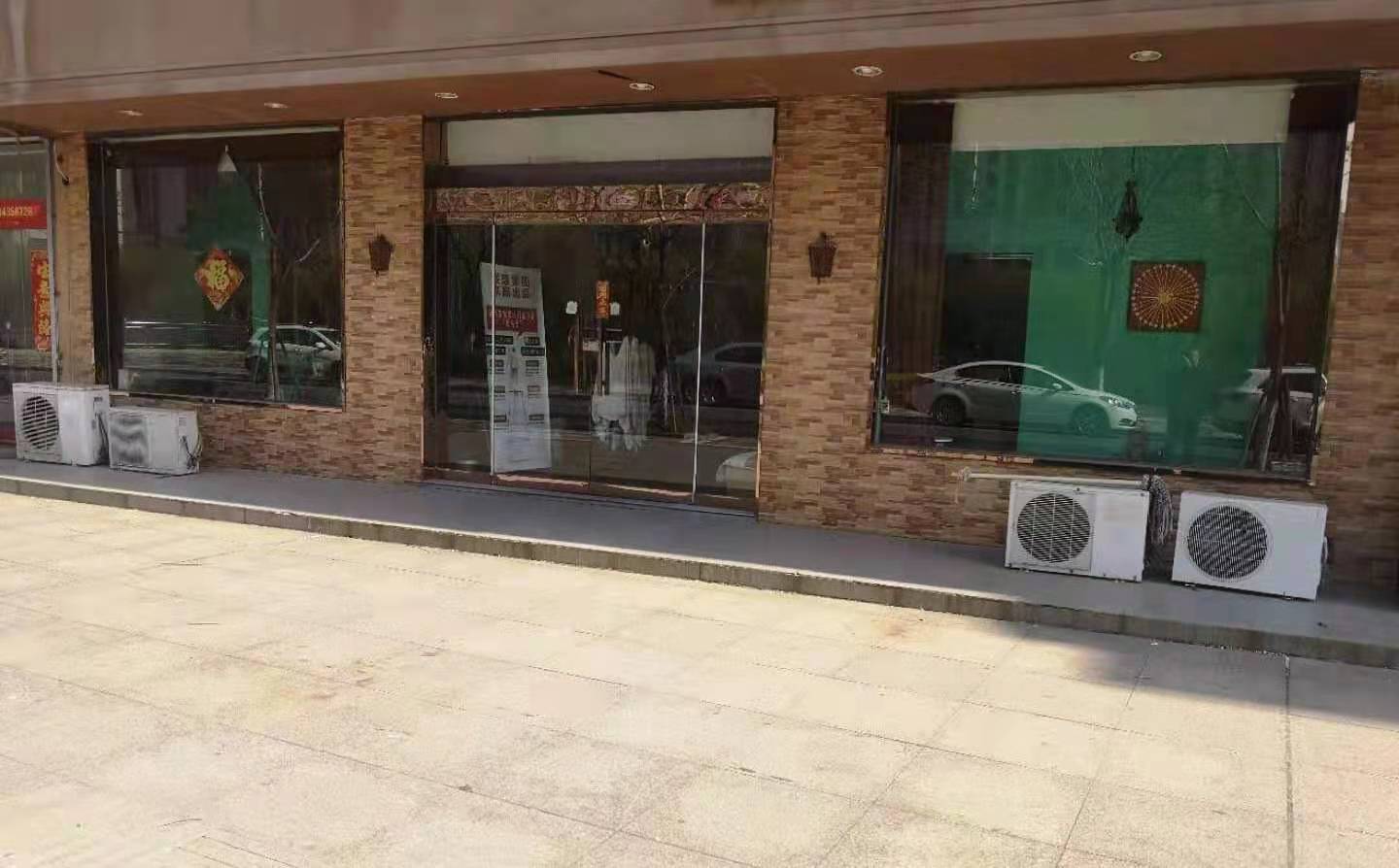 降价急售，价格可谈，东方御花园门面房150平，可单间出售