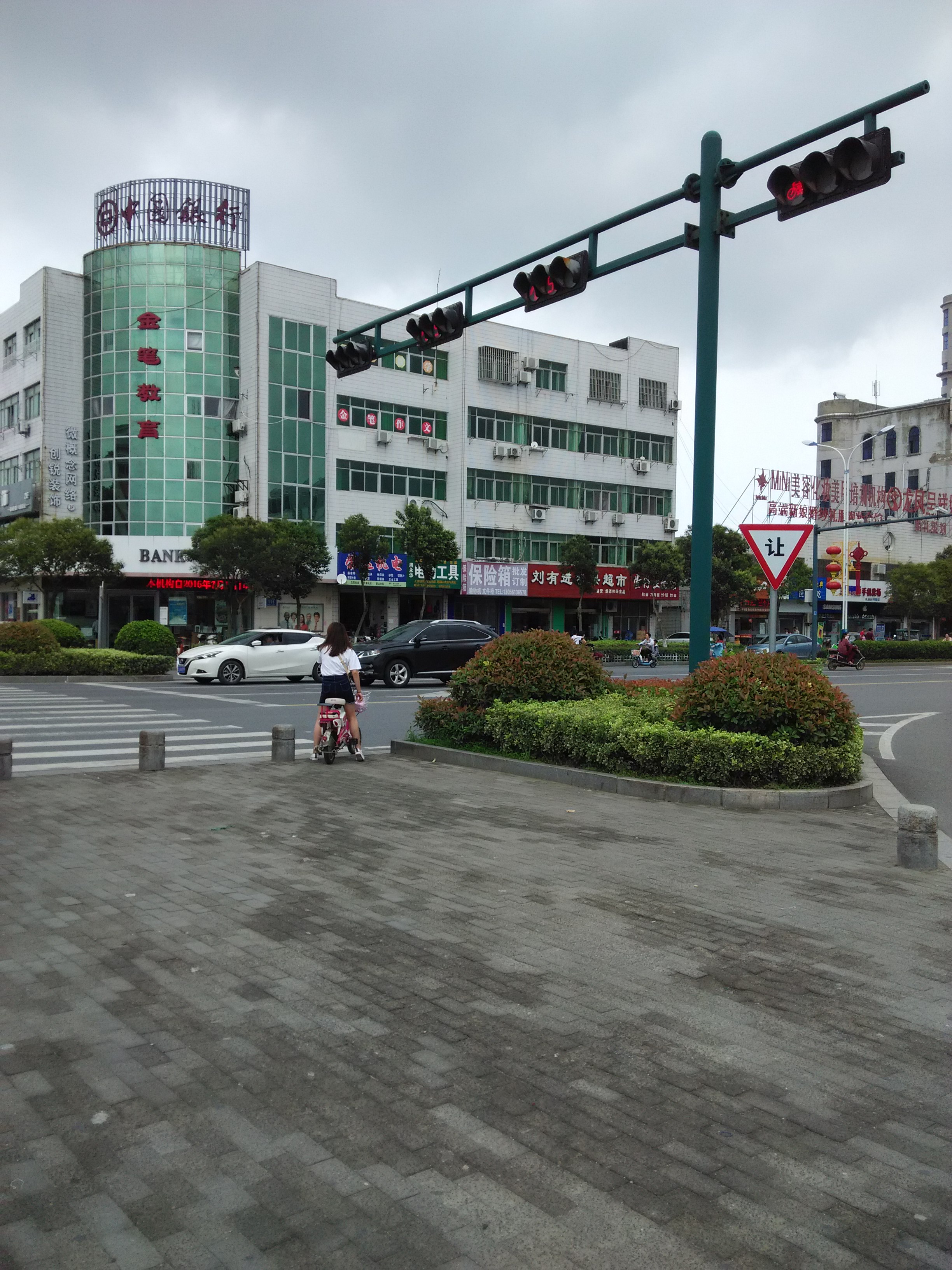 上冈宾馆西侧南沙境内上下普装130平36万