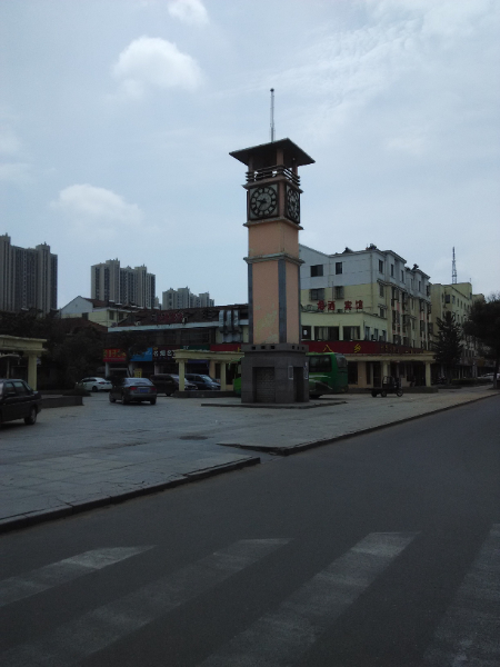 东方御花园2/6层105平库6平普装38万