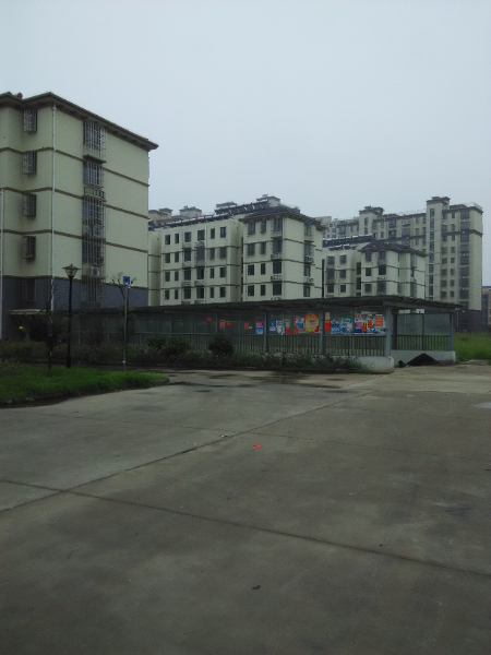 湖景人居3/11层123+11平精装60万包过户